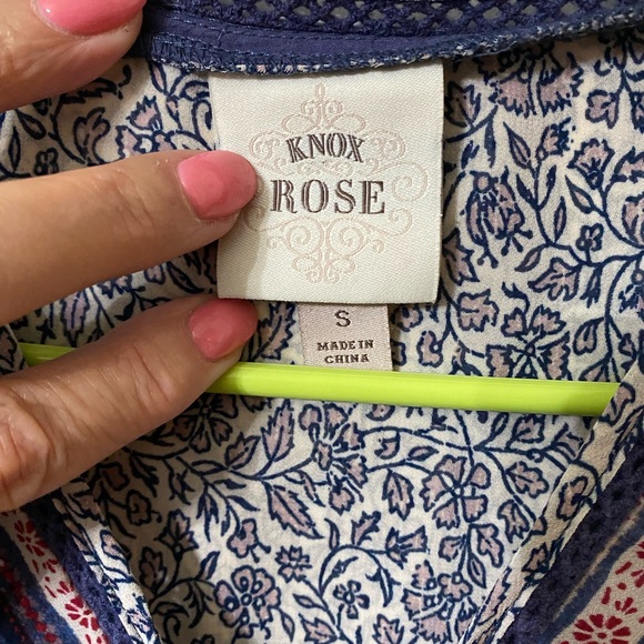 S Knox Rose BoHo Style Top with Front Tie and Tassels - Picture 7 of 7